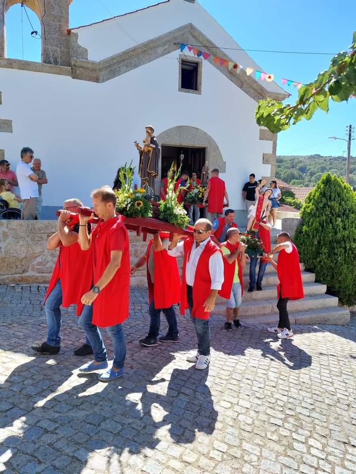 Festas em Honra de Santo Antão em Penalobo