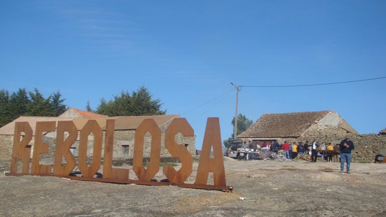 Feira de Santa Catarina, em Rebolosa, juntou centenas de pessoas