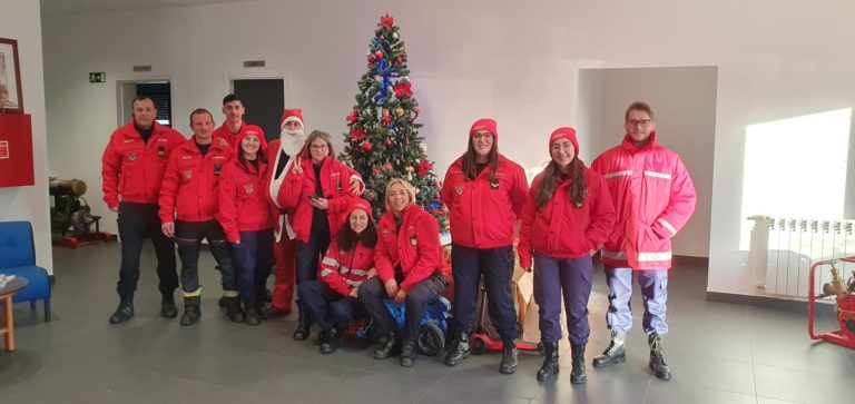 Bombeiros do Sabugal fazem sorrir crianças