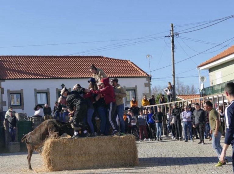 Capeias no Carnaval da Lageosa da Raia