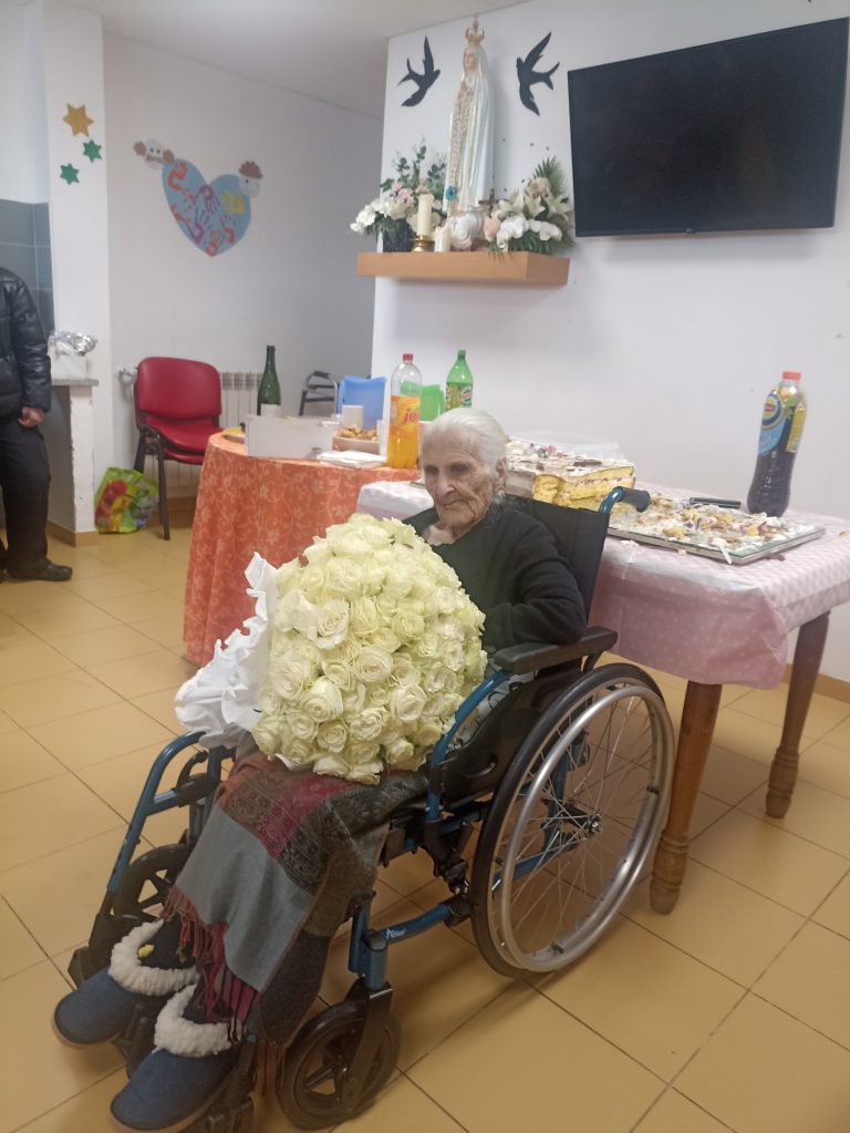 A nossa utente Rosa Antunes fez cem anos.