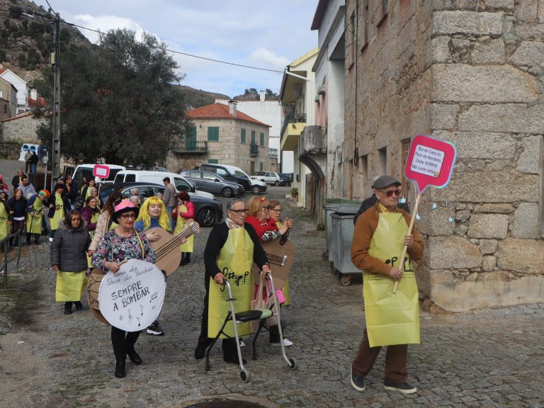 Casa do Povo da Bendada organizou desfile com utentes