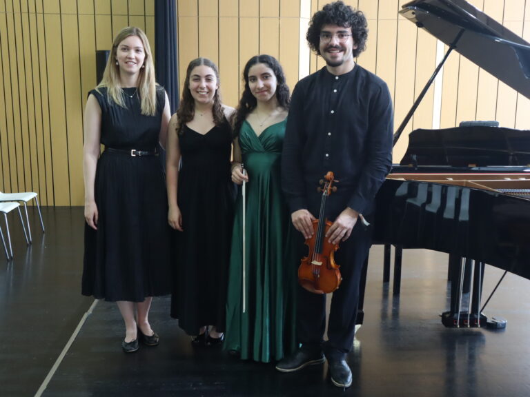 Jovens talentos promovem espetáculo musical na Bendada