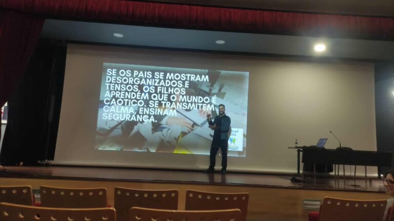 Seminário “Do vínculo ao voo: regresso à escola”