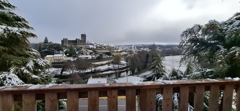Neve pinta de branco o concelho do Sabugal