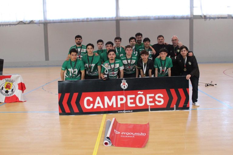 Equipa de juniores de Futsal do SC Sabugal conquista Campeonato e faz a “dobradinha”