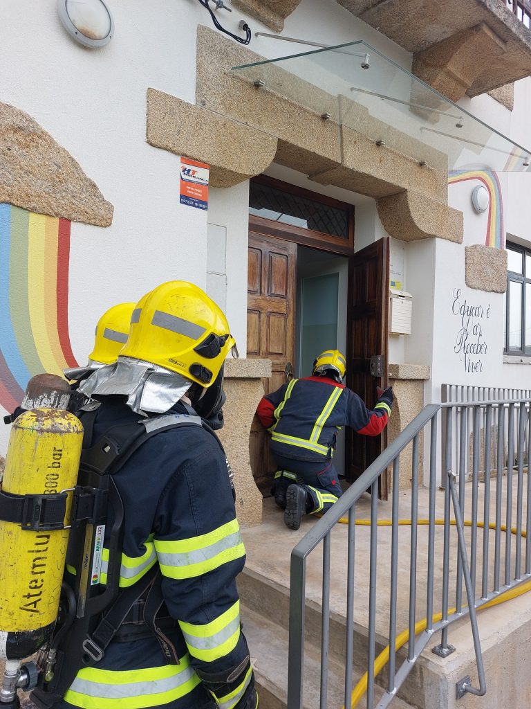 CLDS 5G e Bombeiros do Soito organizam simulacro na Escola do Soito