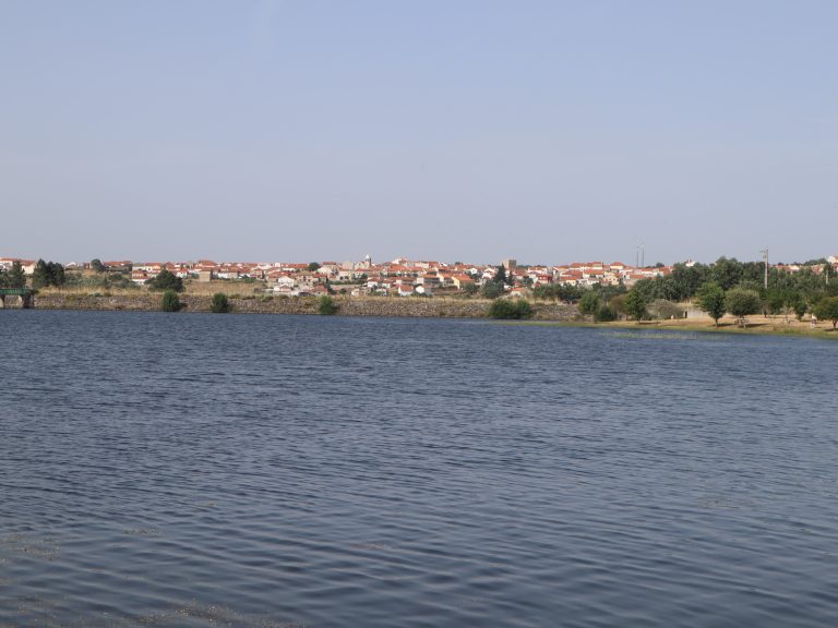 Albufeira de Alfaiates distinguida como Praia Zero Poluição