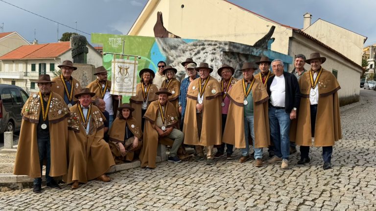 Confraria da Capeia realiza convívio em Malcata e marca presença no Paúl